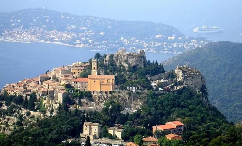 Wanderung auf dem Nietzsche-Pfad: Ein Aufstieg zwischen Meer und Himmel in Èze